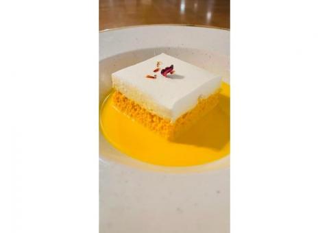 SLICED SAFRON CHEESE CAKE	تشيز كيك بالزعفران